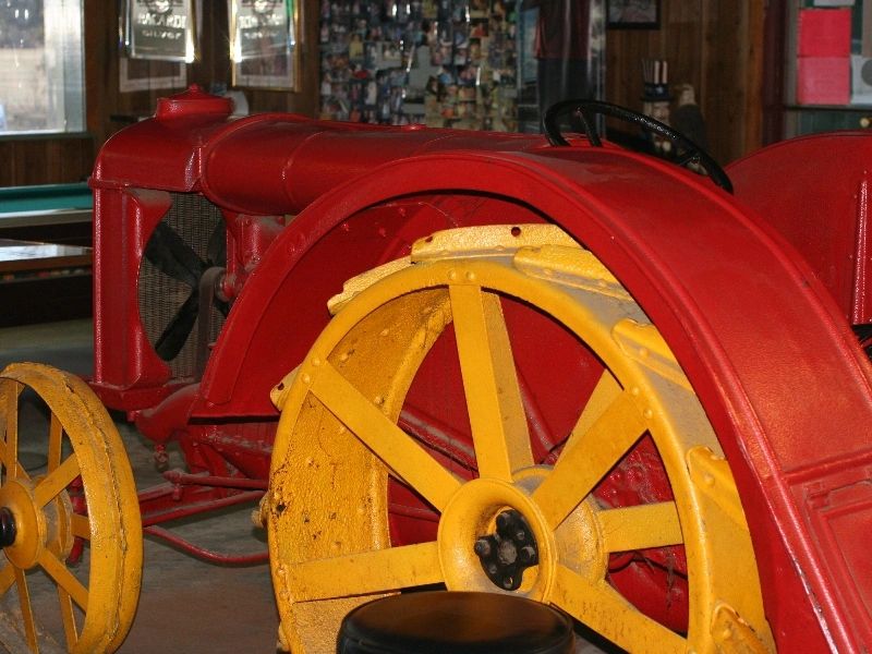 The Tractor Bar Bars and Pubs, Entertainment, Sports Bar